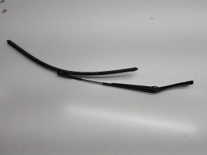  Windshield wiper blade 