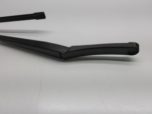  Windshield wiper blade 