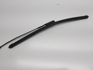  Windshield wiper blade 