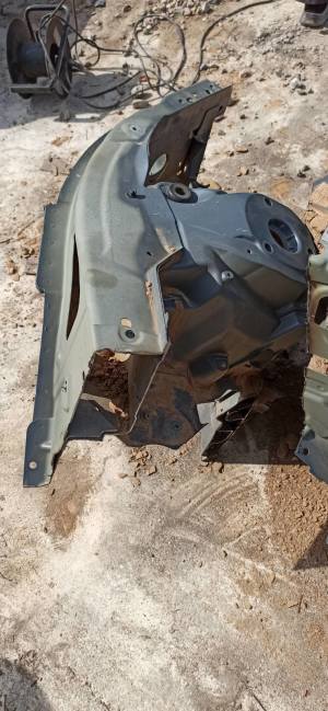 VOLVO XC90 (2015–2024) Front outrigger 31672513 - 2