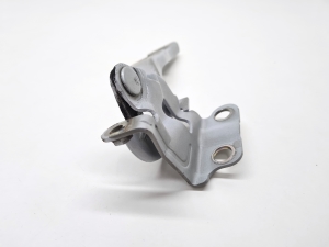  Engine cover hinge 
