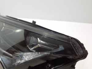 Skoda Enyaq iV I (2020–2026) Scheinwerfer vorne 5LB941015A - 2
