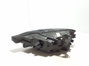 VOLVO XC60 (2017–2026) Phare avant 32420440 - 3