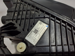 VOLVO XC60 (2017–2026) Esituli 32404705 - 5