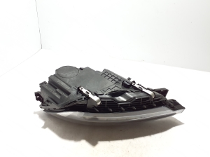 VOLVO XC60 (2017–2026) Esituli 32404705 - 7