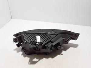 VOLVO XC60 (2017–2026) Esituli 32404705 - 8