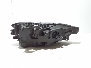 VOLVO XC60 (2017–2026) Esituli 32404705 - 9