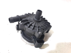 Auxiliary water pump - 289202M600