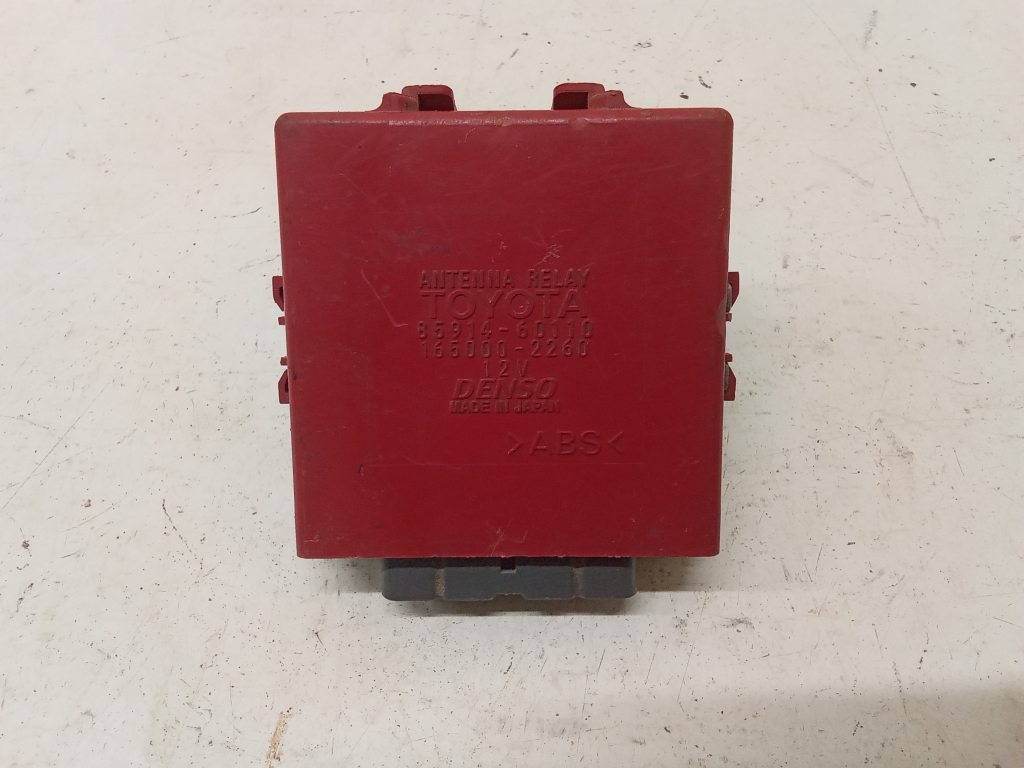 TOYOTA Land Cruiser 90 (1996–2002) Antenna amplifier 8591460110 TOYOTA Land Cruiser 90 (1996–2002) Antenna amplifier 8591460110