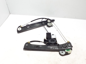 Front door window regulator - E01808108