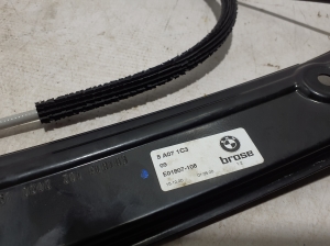 BMW 4 SERIES G22 (2020–2026) Priekšējo durvju logu pacēlājs E01807108 - 2