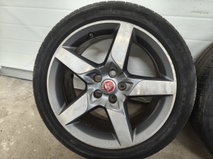 Jaguar XE (2015–2026) Velgede komplekt GX731007FA - 11
