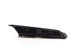 AUDI e-tron SUV (2018–2026) Dashboard air vent grilles 4KL820951 - 5
