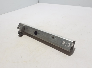 BMW i 3 I01 (2013–2026) Vēl viena priekšējā bufera sijas detaļa D6222077000 - 2
