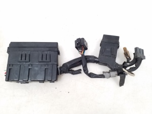 NISSAN Note E11 (2005–2014) Fuse box housing under the hood - 2