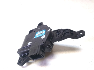 Hyundai Tucson (2015–2026) Salongi soojenduse klapi mootor EA1F0NX5LA - 3