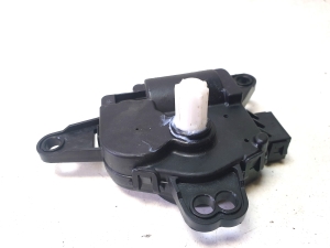 Hyundai Tucson (2015–2026) Salongi soojenduse klapi mootor EA1F0ERJBA01 - 3