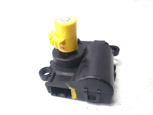Heater flap actuator - D332LFDBA01