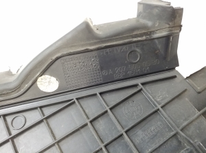 Mercedes Benz E-Class W207 (2009–2017) Luftleitblech für den Kühler A2075050530 - 2