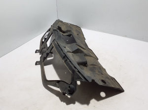 RENAULT Talisman II (2015–2026) Front grille bracket 620363881R - 4