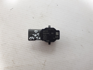 VOLVO XC40 (2017–2026) Front parking sensor 32271797 - 2