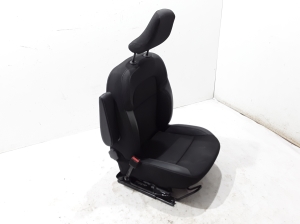 RENAULT Express IV (2021–2026) Vordersitz und seine Teile - 3