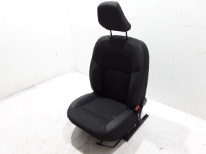 RENAULT Express IV (2021–2026) Vordersitz und seine Teile - 3