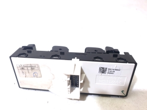 Hyundai Tucson (2015–2026) Front door glass switch 93571N79004X - 4