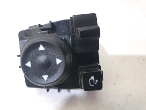 Hyundai Tucson (2015–2026) Mirror control switch 93530N72004X - 3