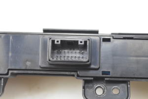 Kia Stonic I (2017–2026) Hazard light switch 93790H8900WK - 4