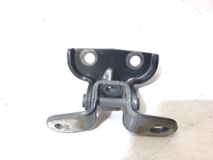 Hyundai Tucson (2015–2026) Rear side door upper hinge A046057 - 2