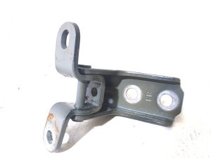 Hyundai Tucson (2015–2026) Front door top hinge - 2