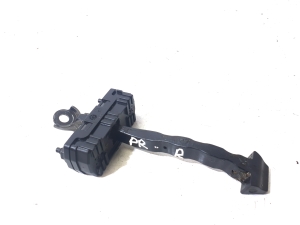 Hyundai Tucson (2015–2026) Front door lock latch - 2