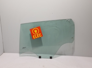   Vitre de porte latérale arrière  - 823019665R 