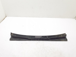  Grille d’auvent (garniture du mécanisme d’essuie-glace)  - 668128263R 