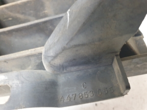 AUDI 200 (1983–1991) Front grille 447853655 - 3