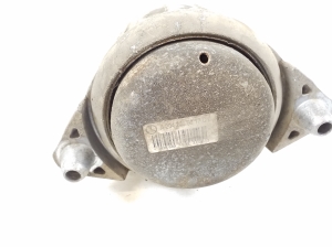 Mercedes Benz E-Class W207 (2009–2017) Engine mount A2042405017 - 3