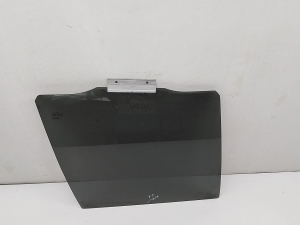 Aizmugurējo sānu durvju stikls - 31386895