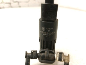 Opel Astra K (2015–2021) Front windshield washer pump 13349273 - 2