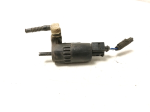 Opel Astra K (2015–2021) Front windshield washer pump 13349273 - 3
