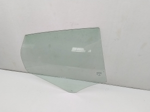 VOLVO V40 (2012–2019) Rear side door glass 31386767 - 2