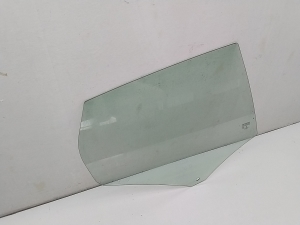 VOLVO V40 (2012–2019) Rear side door glass 31386767 - 4