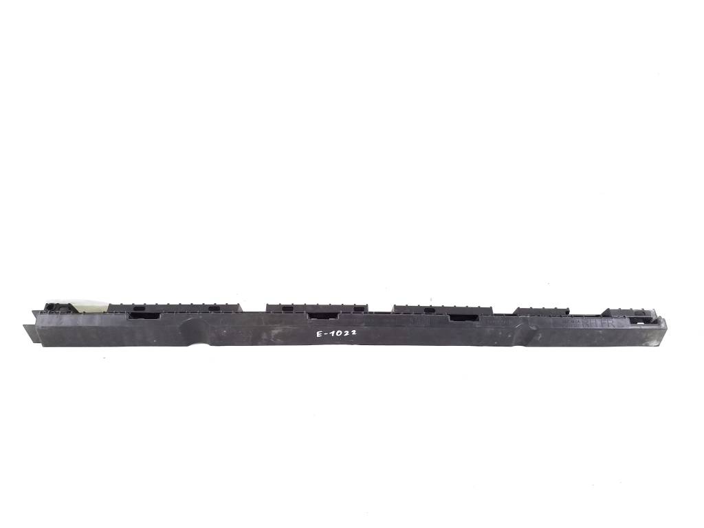 VOLVO XC90 (2015–2024) Halterung für Schwellerverkleidung außen 32216524 VOLVO XC90 (2015–2024) Halterung für Schwellerverkleidung außen 32216524