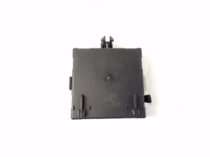 Mercedes Benz C-Class 204 (2007–2014) Front door control unit A2129004402 - 2