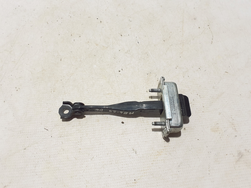 RENAULT Megane E-Tech CMF-EV (2022–2026) Rear side door opening limiter 824309483R RENAULT Megane E-Tech CMF-EV (2022–2026) Rear side door opening limiter 824309483R