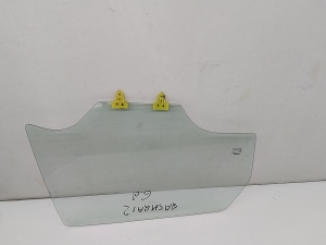 Aizmugurējo sānu durvju stikls - 82300EY10A