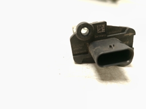 BMW 1 SERIES F20 (2010–2026) Mass air flow sensor 8570107 - 4