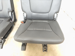 Kia Sorento (2009–2014) Rear seat and its components - 4