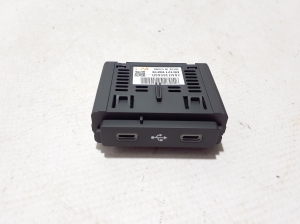   Prise USB  - 284H38566R 