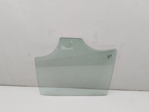 Aizmugurējo sānu durvju stikls - 51357182118
